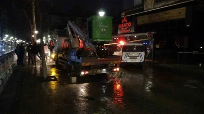 Malatya’da istinat duvarı çöken bina tahliye edildi