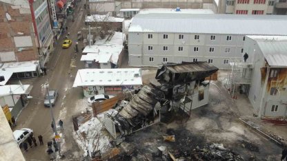 Malatya’da şantiyede çıkan yangının hasarı gündüz görüntülendi