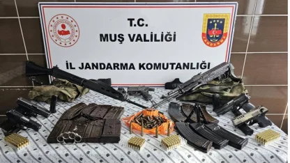 Malazgirt’te çok sayıda silah ve mühimmat ele geçirildi