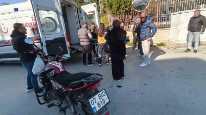 Manavgat’ta kamyonet ile motosiklet çarpıştı: 1 yaralı