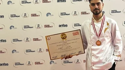 Manisalı Şef Murat Çakar’dan Antalya’da çifte madalya
