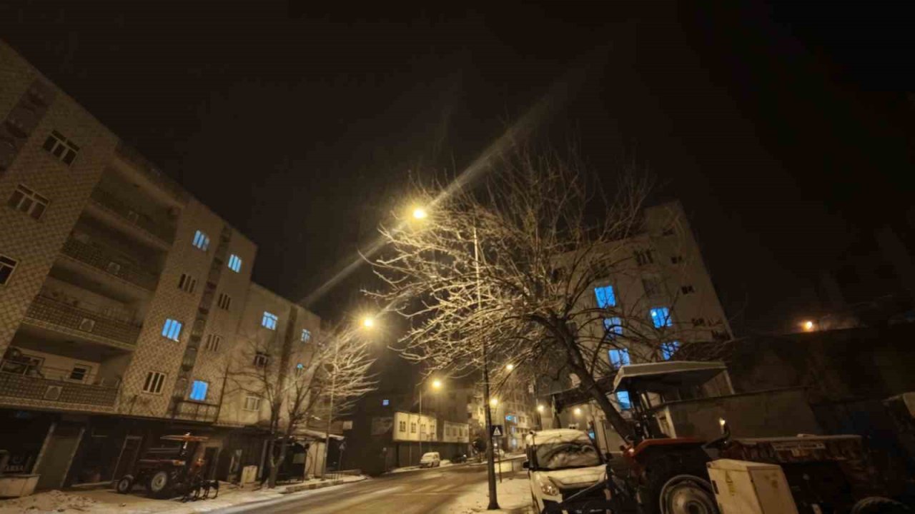 Mardin’de kar etkili oluyor