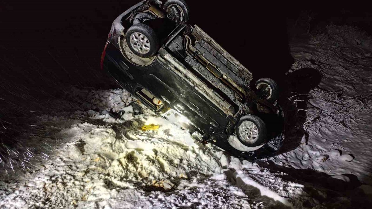 Mardin’de şarampole devrilen araçta 5 kişi yaralandı