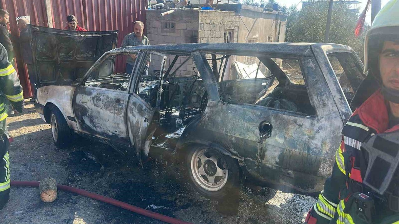 Mersin’de bakım yapılan araç alev alarak yandı