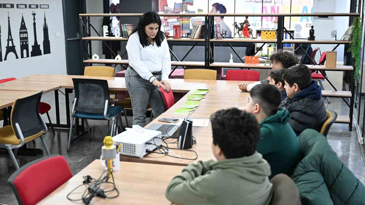 Mersin’de çocuklar akran zorbalığına karşı empati atölyelerinde buluştu