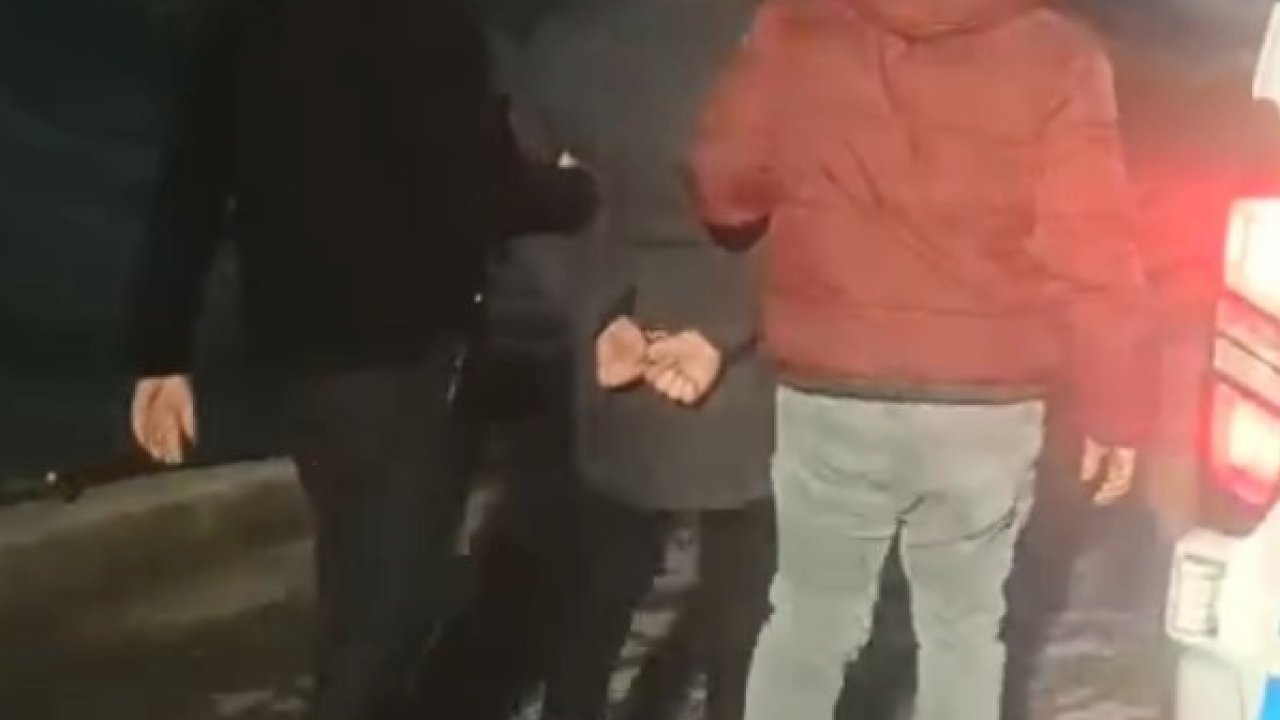 Mersin’de trafikte tartışma tutuklama ile bitti: Sopalı alkollü sürücünün ehliyeti alındı, 14 bin TL de ceza kesildi