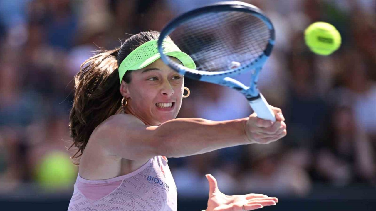 Milli tenisçi Zeynep Sönmez, Avustralya Açık’ta 2. tura yükseldi