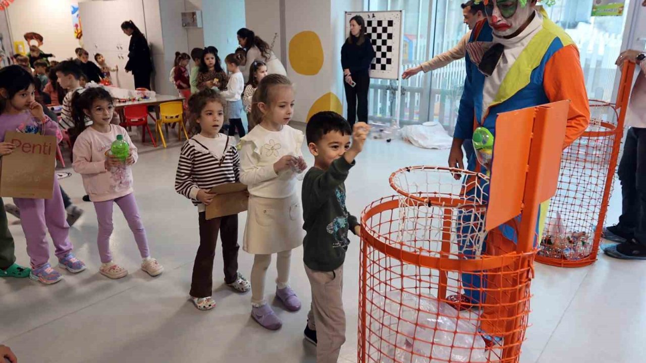 Miniklere geri dönüşüm bilinci aşılanıyo