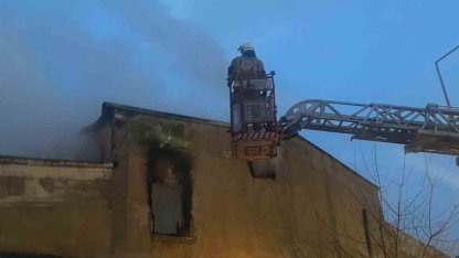 Mobilya atölyesinde çıkan yangında maddi hasar oluştu