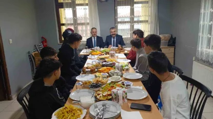 Müdür Bayrak çocuklarla bir araya geldi