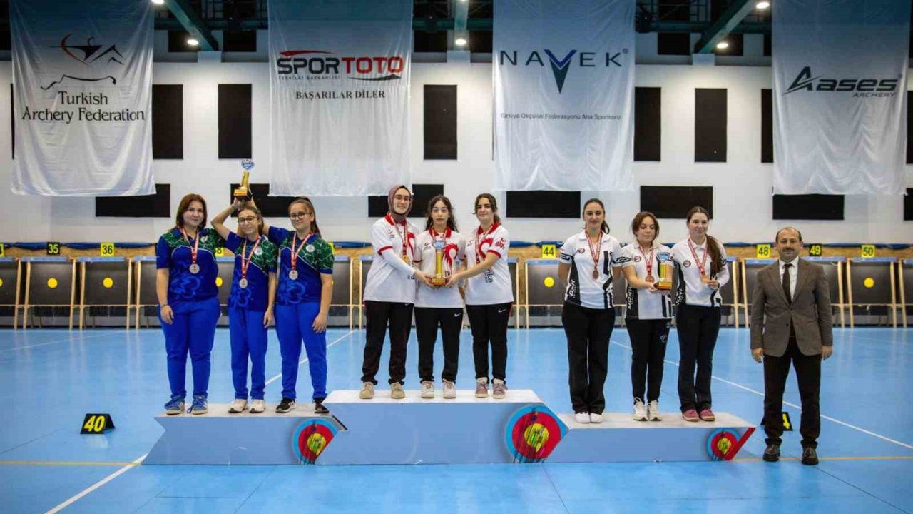 Muğla Büyükşehir okçularından kış kupasında iki Gümüş madalya