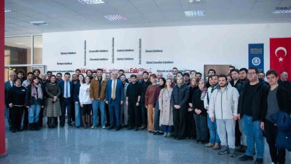 Mühendislik Mimarlık Fakültesinde rektör-öğrenci buluşması