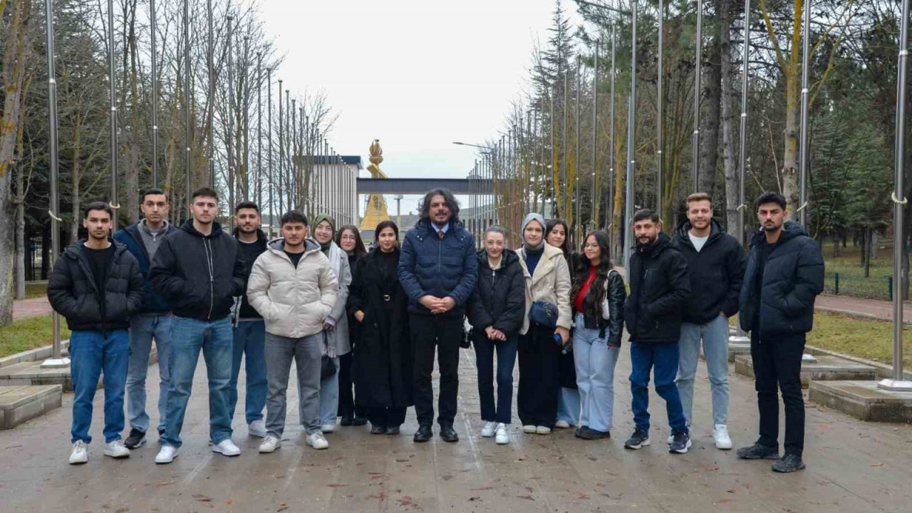 MYO öğrencileri BŞEÜ Merkez Kampüsü gezdi