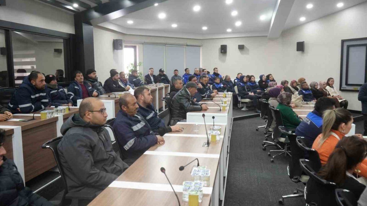 Niğde Belediyesi personeline ’sanal kumar’ farkındalık eğitimi