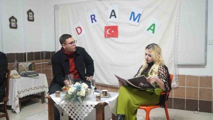 Niğde’deki drama kursu, katılımcılarına özgüven kazandırıyor