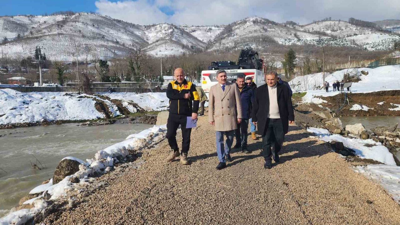 Nuhlar Köyü’nde geçici köprü çalışmaları yerinde incelendi