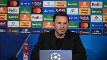 Okan Buruk: "İki takımın da futbolun dışında hiçbir şey düşünmediği güzel bir gece oldu"