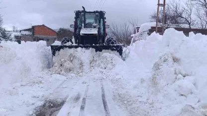 Ordu’da kardan kapanan 692 mahalle yolu 1 günde ulaşıma açıldı
