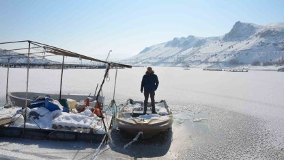 Otlukbeli buz tuttu: Sıcaklık eksi 22,1 dereceye düştü