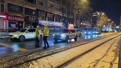 Otomobil yayaya çarptı: 1 ağır yaralı