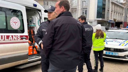 Otomobile çarpmamak için ani fren yapan motosikletli yaralandı