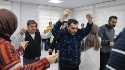 Özel bireyler müzik dolu gecede doyasıya eğlendi