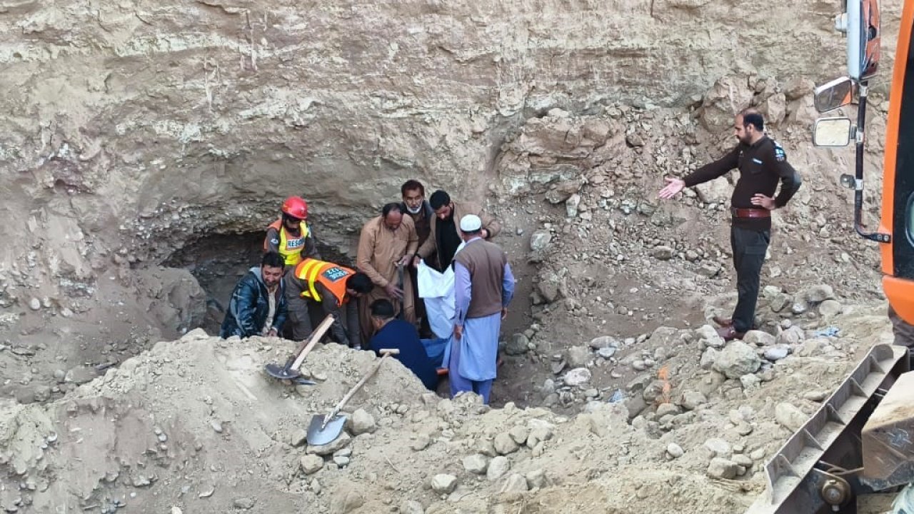 Pakistan’da yasa dışı altın madeninde çökme: 8 ölü, 1 yaralı