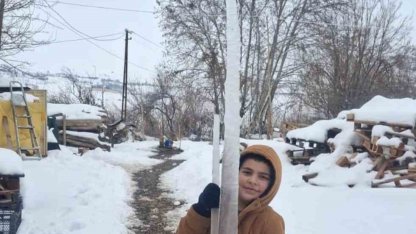 Palu’daki buz sarkıtları görenleri şaşırttı