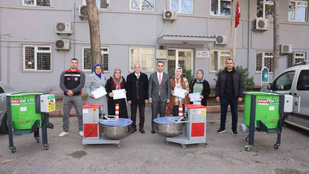 Pozantı’da üreticilere ekipman desteği verildi
