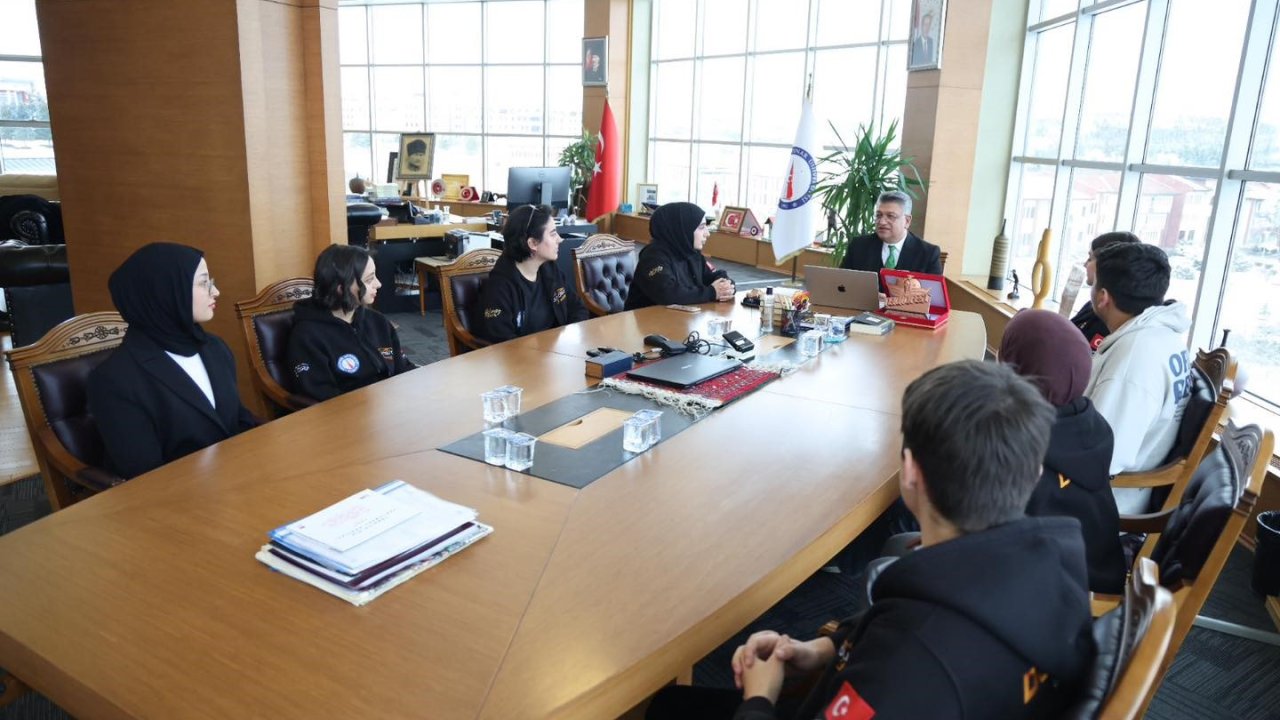 Rektör Kızıltoprak, DUSCART Öğrenci Takımını ağırladı