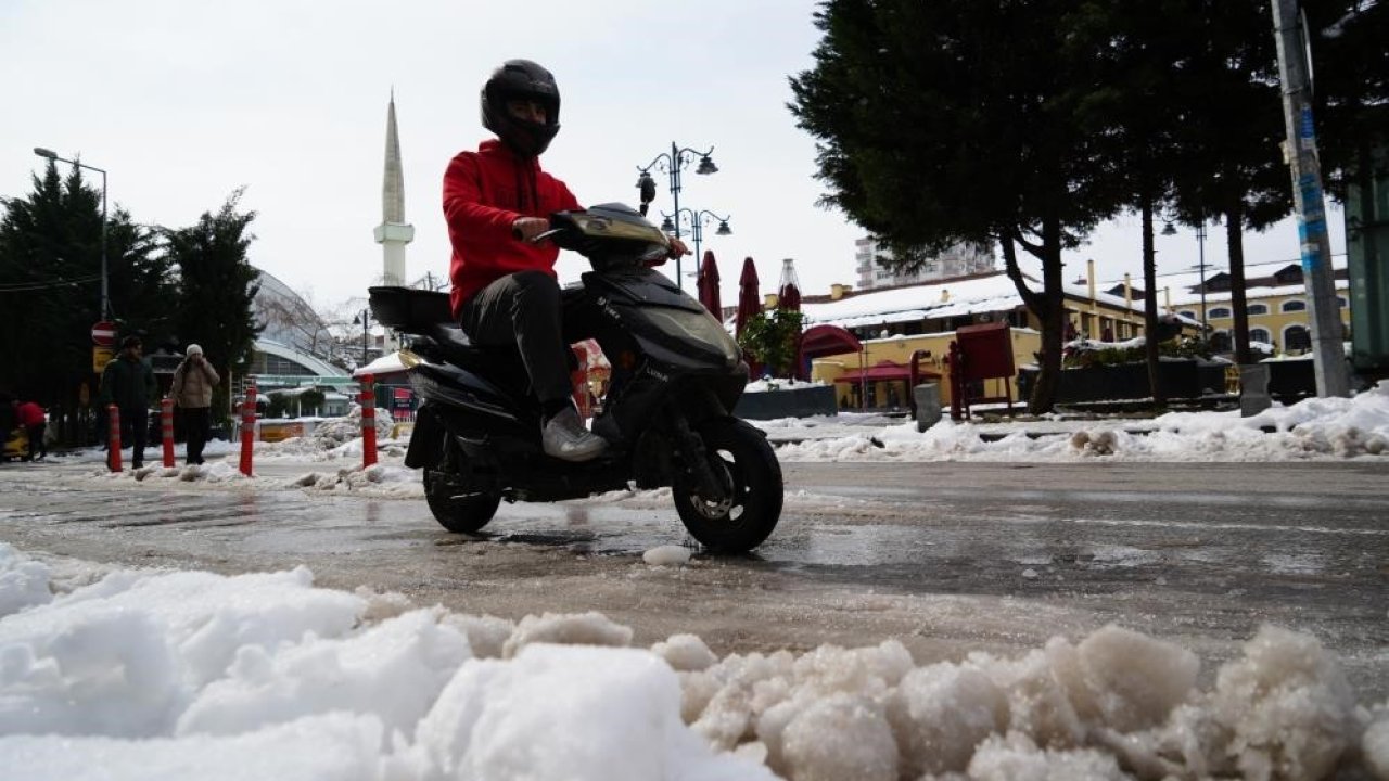 Samsun’da motosiklet ve kuryelerin trafiğe çıkışı kısıtlandı