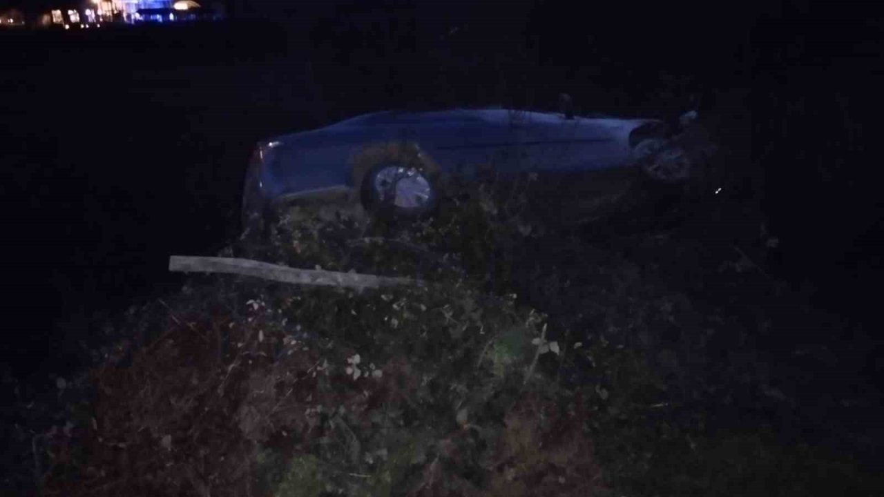 Samsun’da otomobil şarampole yuvarlandı: 3 yaralı