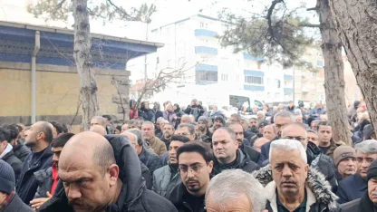 Saplantılı sevgilisi tarafından öldürülen Gözde Akbaba, son yolculuğuna uğurlandı