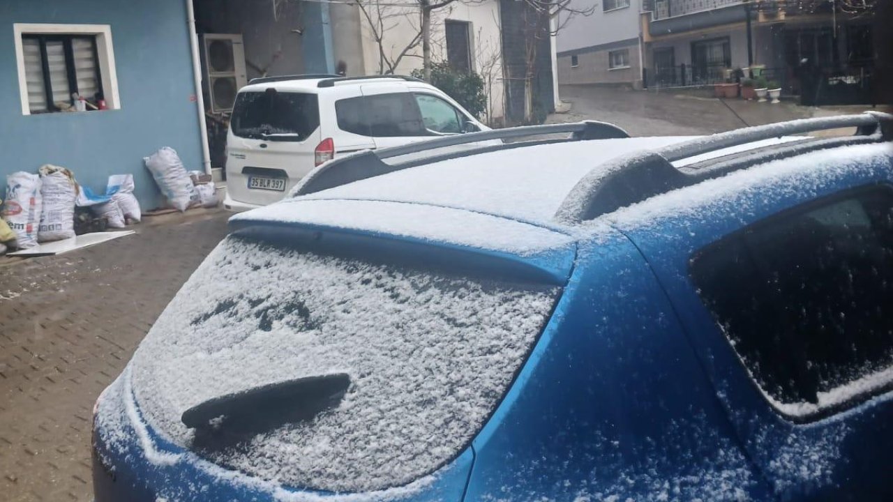 Sarıgöl’ün yüksek kesimlerine kısa süreli kar yağdı