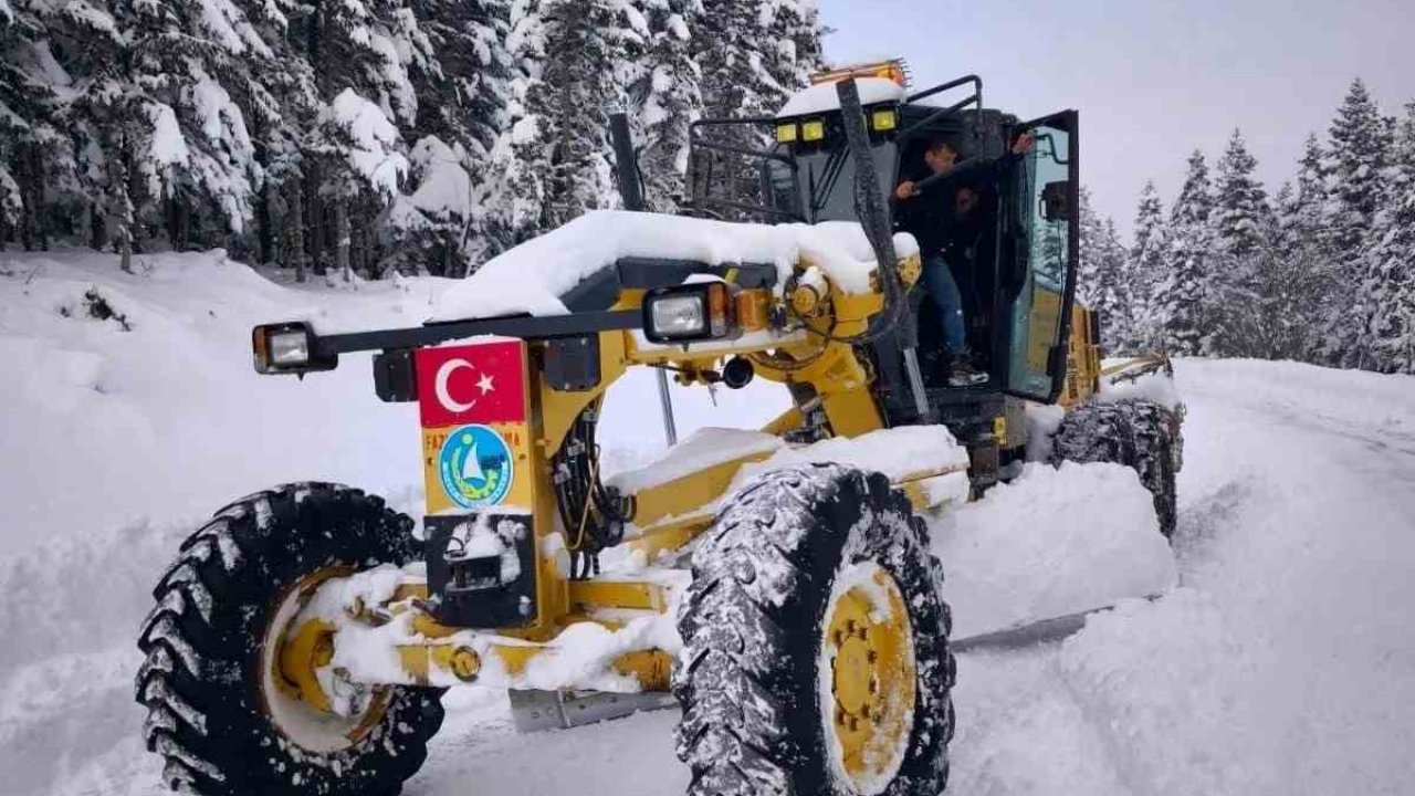 Sinop’ta karla mücadele: 4 bin km yol açıldı