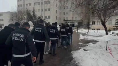 Sivas’ta zehir tacirlerine operasyon: 7 kişi tutuklandı