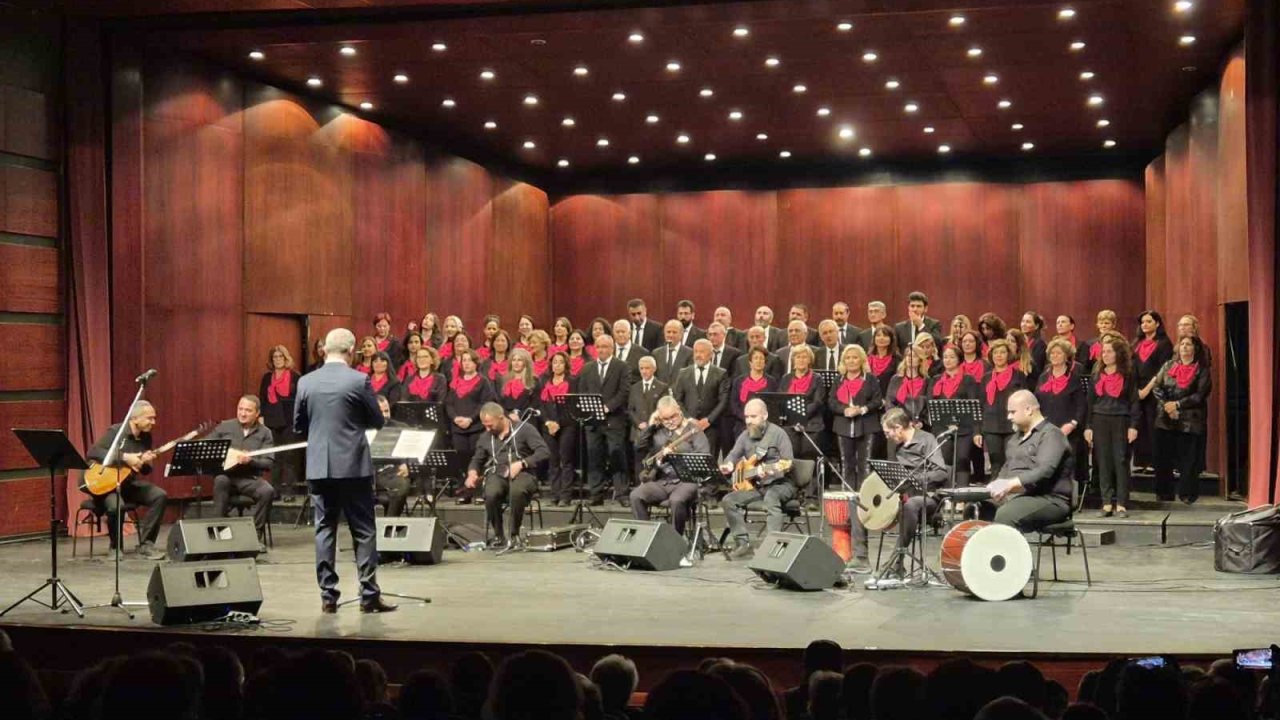 Sivrihisarlılar Derneği korosundan ’Türk Halk Müziği’ konseri