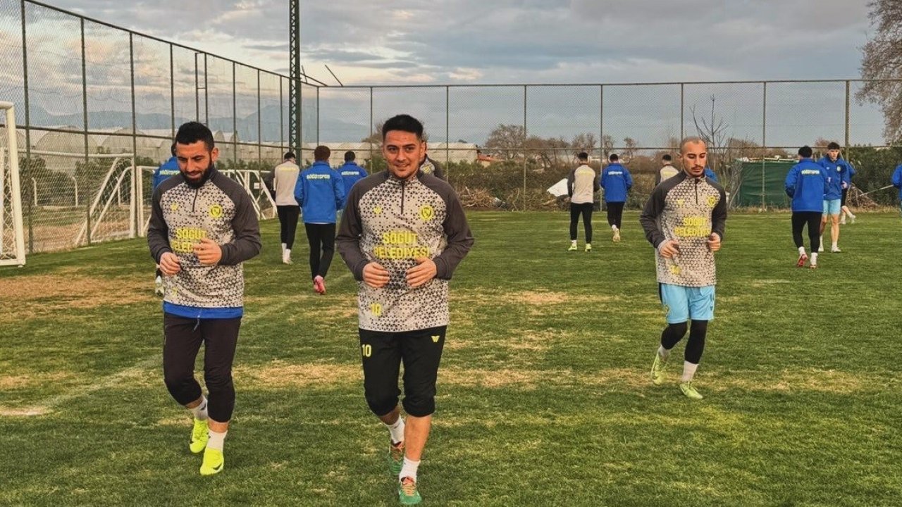 Söğütspor’un Antalya kampı başladı