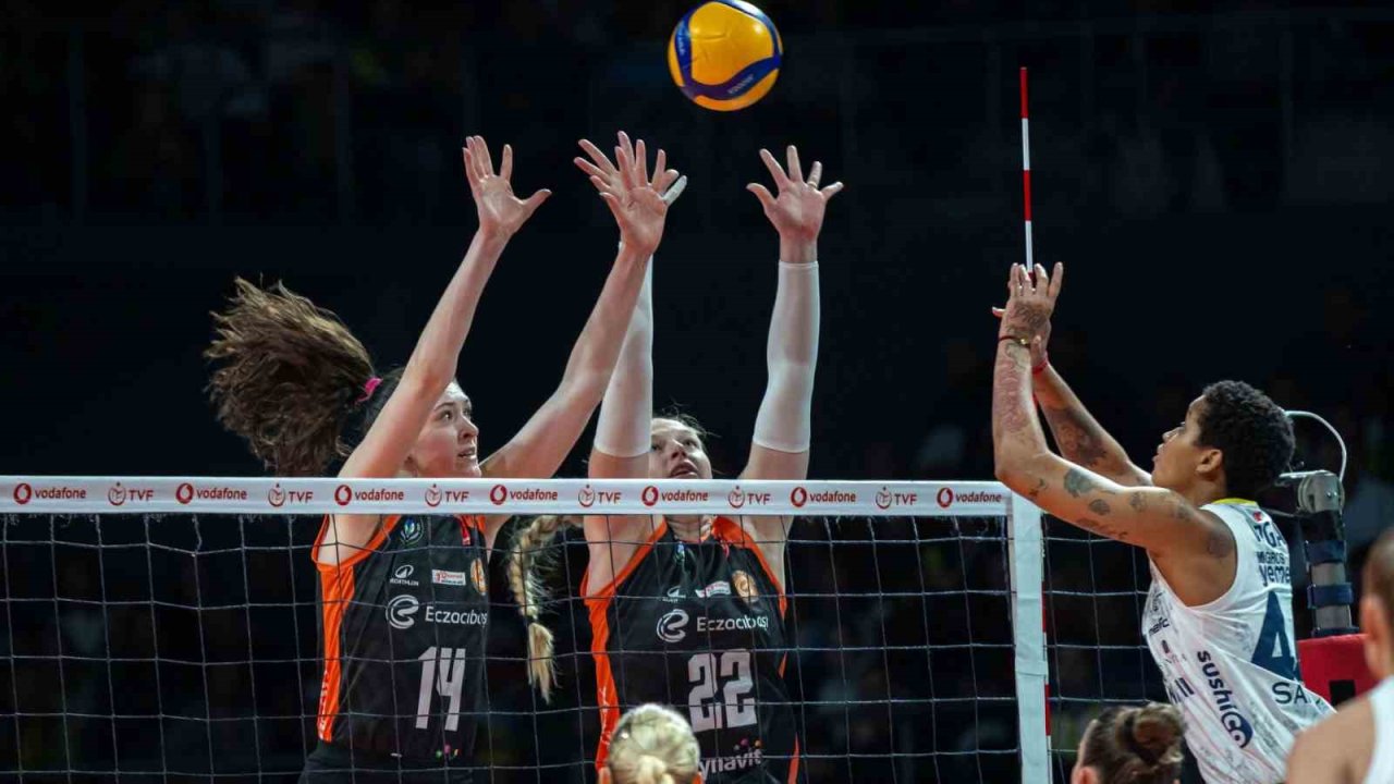 Sultanlar Ligi: Fenerbahçe Medicana: 3 - Eczacıbaşı Dynavit: 1