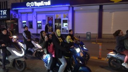 Süper Kupa zaferini Kilis’te motosikletlerle şehir turu atarak kutladılar