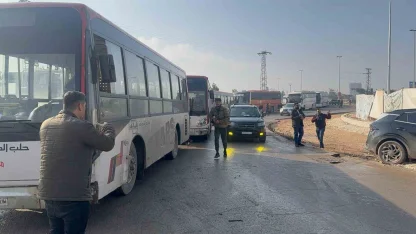 Suriye’de Şeyh Maksud Mahallesine gelen 20 otobüs, teslim olan SDG’li teröristleri farklı bölgelere götürecek