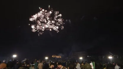 Suriyeliler Emevi Meydanı’nda 2026’ya coşkuyla girdi