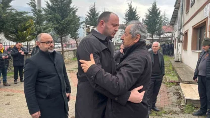 Tarihi ilçenin 100 yıllık çınarı hayatını kaybetti: İHA muhabirinin baba acısı