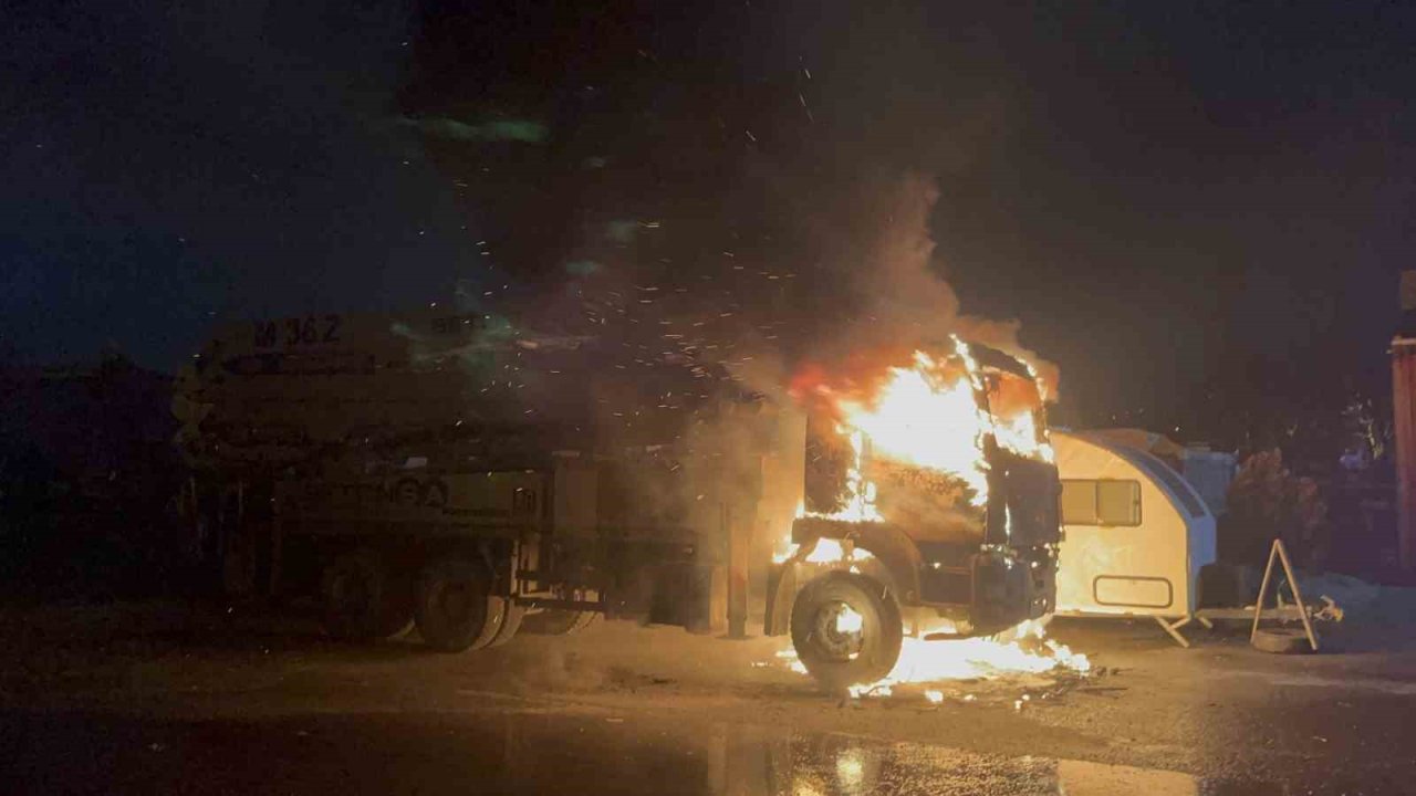 Tekirdağ’da beton pompası alev topuna döndü