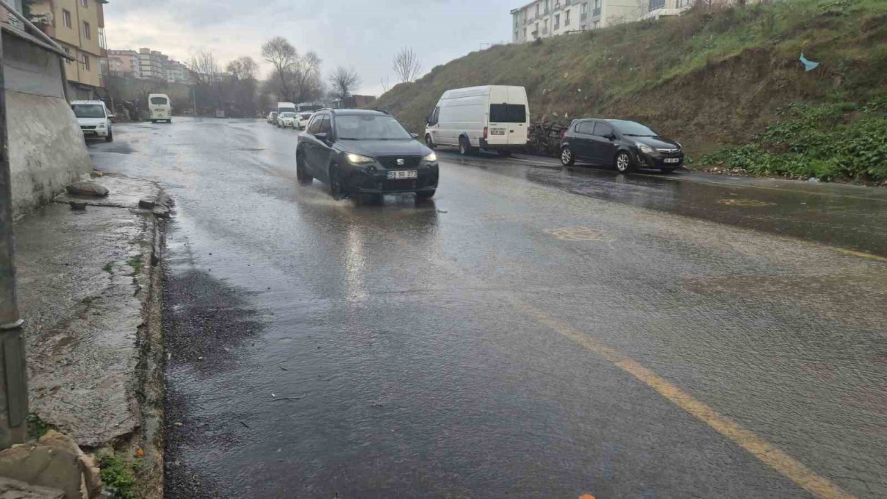 Tekirdağ’da sağanak yağış etkili oluyor