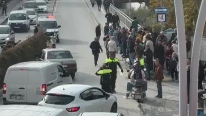 Ters yönden gelen motosiklete otomobil çarptı: 1 yaralı