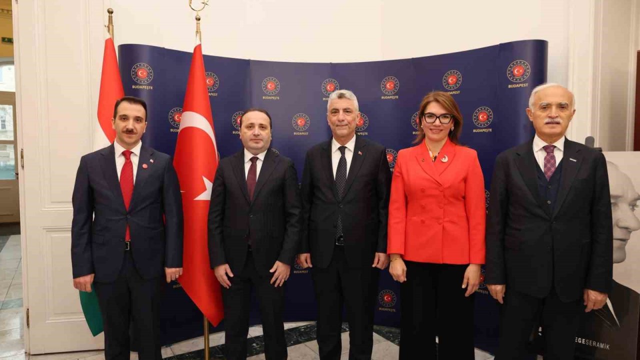 Ticaret Bakanı Bolat, Macaristan’da