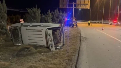 Tırla çarpışan otomobil sürücüsü ağır yaralandı