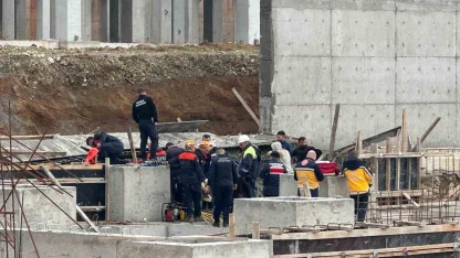 Tonlarca betonun altında kaldılar: 1 işçi öldü, 2’si sağ kurtarıldı