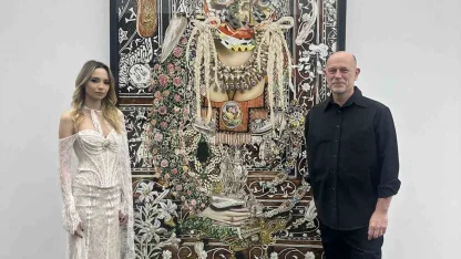 Tosyalı, genç sanatçıları destekleyerek kültürel üretime katkısını sürdürüyor